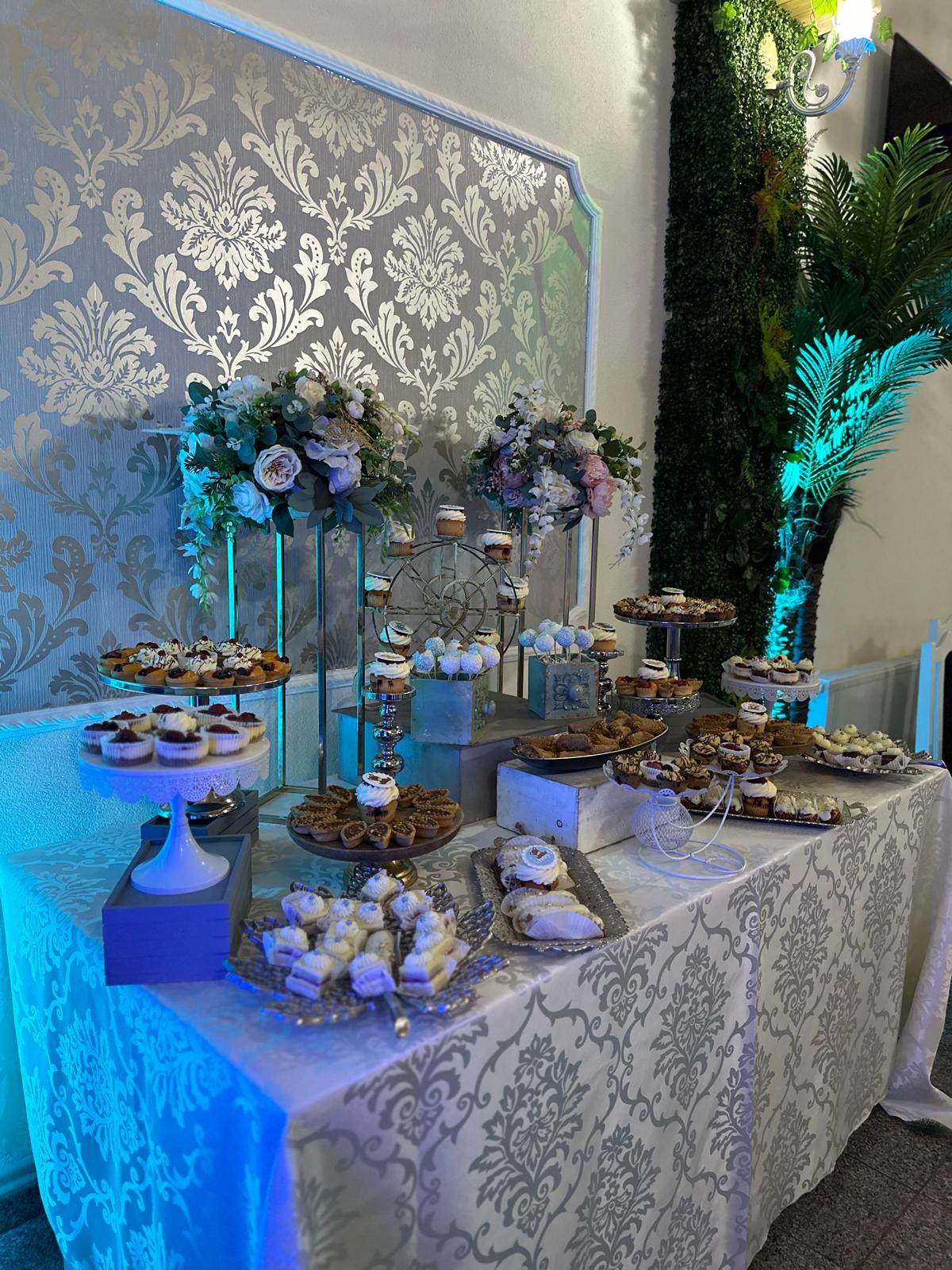 Masă de deserturi la un eveniment Nero's